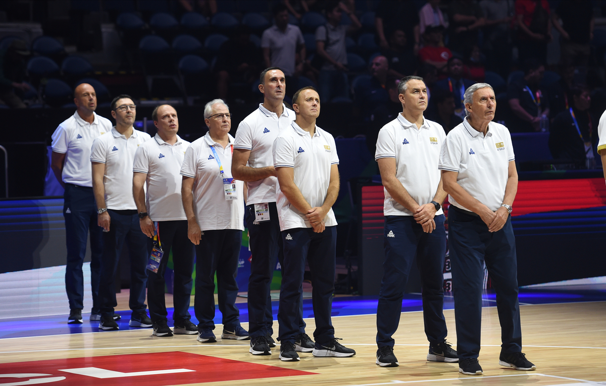 NEBOJSA ILIC, DUSAN SAJIC, JOVICA ANICIC, DRAGAN RADOVANOVIC, SASA KOSOVIC, MARKO MARINOVIC, OLIVER KOSTIC, SVETISLAV PESIC, strucni stab kosarkasa Srbije, na utakmici FIBA Svetskog prvenstva protiv Portorika, u Araneta Coliseum. Manila, 28.08.2023. photo: Nebojsa Parausic / MN press photo Kosarka, FIBA, World Cup, Srbija, Portoriko