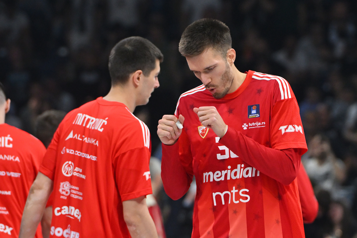 FILIP PETRUSEV kosarkas Crvene zvezde na utakmici Jadranske ABA lige protiv Parizana u hali Beogradska arena, Beograd 21.04.2025. godine Foto: Marko Metlas Kosarka, Crvena zvezda, Jadranska ABA liga, Partizan