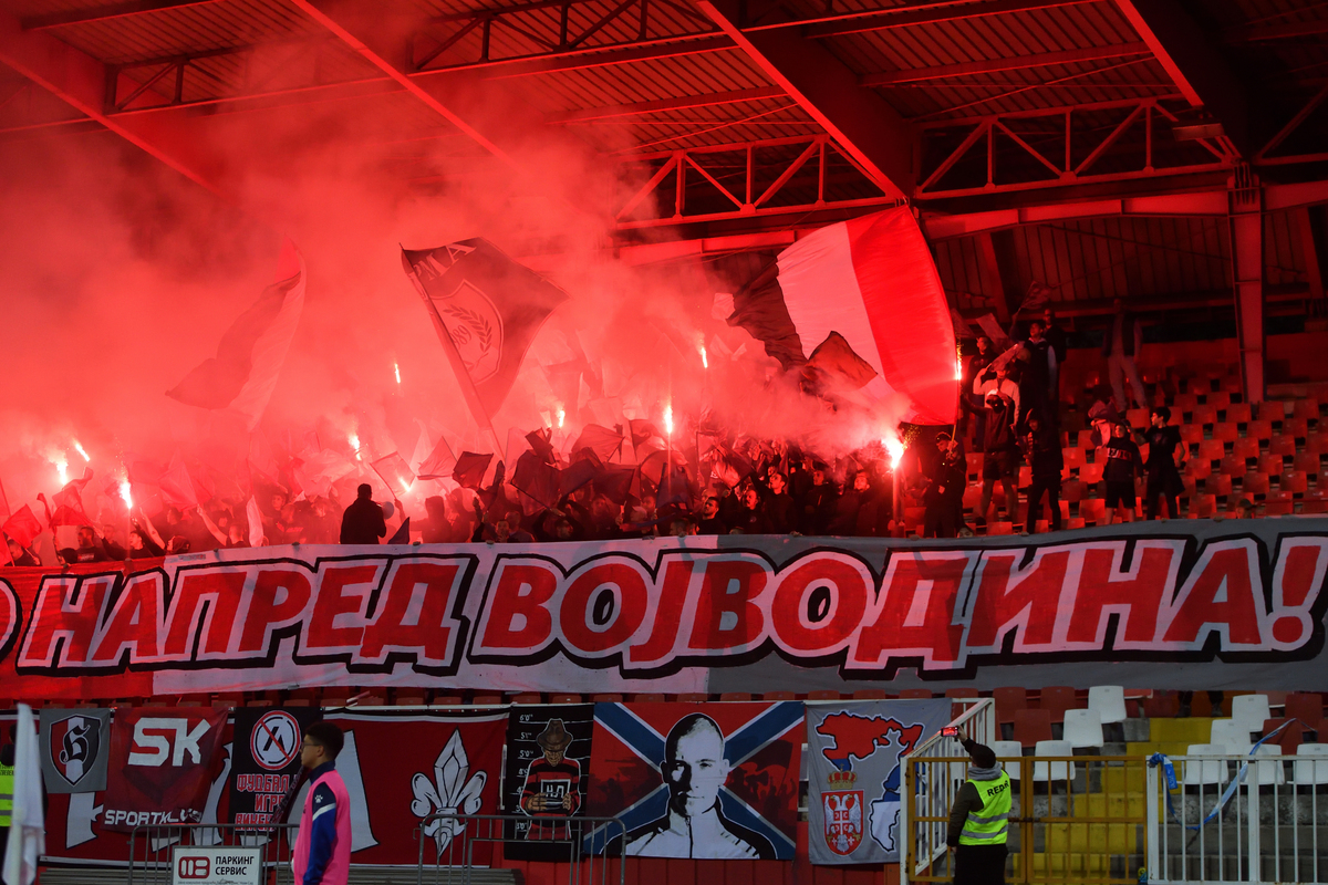 FIRMA navijaci fudbalera Vojvodine Novi Sad na utakmici polufinala Kupa Srbije protiv TSC Backa Topola na stadionu Karadjordje, Novi Sad 07.05.2025. godine Foto: Marko Metlas Fudbal, TSC Backa Topola, Kup Srbije, Vojvodina Novi Sad