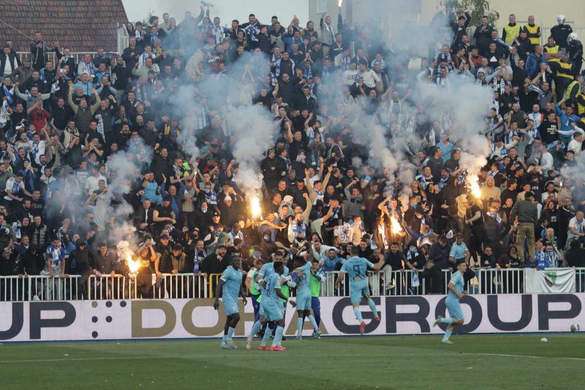 RADOST fudbalera Novog Pazara na utakmici Superlige Prvenstva Srbije protiv Crvene zvezde na Gradskom stadionu , Novi Pazar, 17.05.2025. godine Foto: Mladjan Ivanovic Fudbal, Crvena zvezda, Superliga Prvenstvo Srbije, Novi Pazar