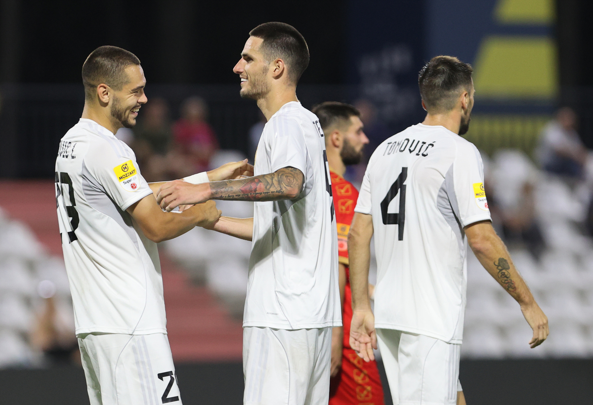 Fudbaleri Cukarickog proslavljaju gol na prvenstvenoj utakmici protiv Napretka, na stadionu SC Mladost. Pancevo, 19.07.2025. foto: MN Press / mr Fudbal, Cukaricki, Napredak