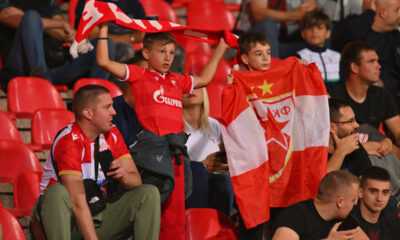 DELIJE navijaci fudbalera Crvene zvezde na utakmici kvalifikacija za UEFA Ligu Sampiona protiv Linkoln Red Imps Gibraltar na stadionu Rajka Mitica, Beograd 29.07.2025. godine Foto: Marko Metlas Fudbal, Crvena zvezda, UEFA Liga Sampiona , Linkoln Red Imps Gibraltar, Kvalifikacije