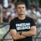Trener Partizana na utakmici Mocart Superlige Srbije protiv Zeleznicara na stadionu SC Mladost, Pancevo 20.07.2025. godine Foto: Ivica Veselinov / MN PRESS FUDBAL, FOOTBALL, MOZZART SUPERLIGA, PRVENSTVO SRBIJE, NATIONAL CHAMPIONSHIP, PARTIZAN, FK ZELEZNICAR PANCEVO