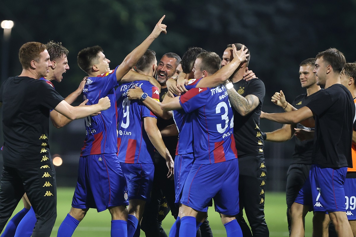 Pancevo, 20.07.2025. - Fudbaleri Partizana pobedili su veceras u Pancevu domaci Zeleznicar 1:0, u utakmici prvog kola Super lige Srbije. Partizan je pobedio golom Andreja Kostica u sedmom minutu nadoknade vremena. (BETAPHOTO/Ivica Veselinov)