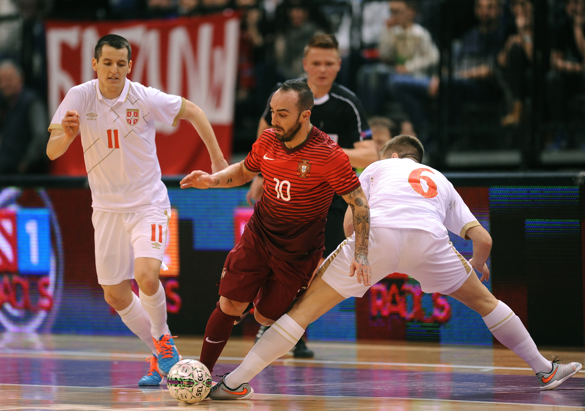 RICARDINHO Rikardinho, fudbaler Portugalije, na utakmici baraza za svetsko prvenstvo protiv Srbije, i MILOS SIMIC (11) i DARKO RISTIC (6), u Beogradskoj Kombank areni. Beograd, 22.03.2016. foto: Nebojsa Parausic Futsal, Srbija, Portugalija