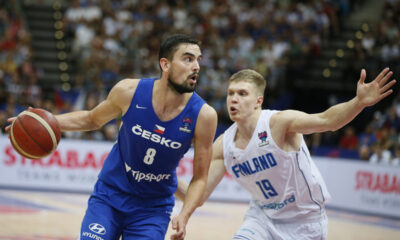 TOMAS SATORANSKY Tomas Satoranski kosarkas Ceske na utakmici FIBA Evropskog Prvenstva protiv ELIAS VALTONEN iz Finske u O2 Areni, Prag 06.09.2022. godine Foto: Ivica Veselinov / MN PRESS KOSARKA, BASKETBALL, FIBA, CESKA, CZECH REPUPLIC, FINSKA, FINLAND, EUROPEAN CHAMPIONSHIP, EVROPSKO PRVENSTVO