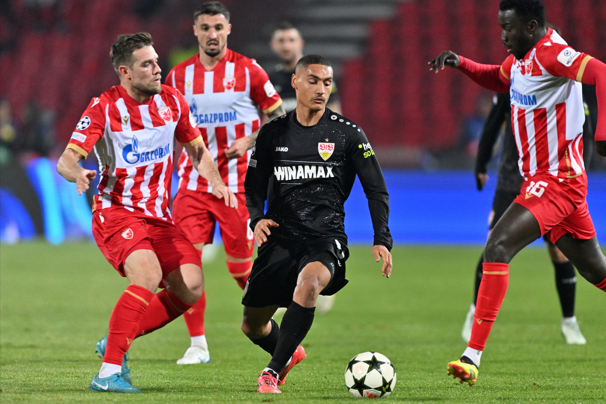 ENZO MILLOT Enco Milo fudbaler Stutgarta na utakmici UEFA Lige Sampiona protiv TIMI MAX ELSNIK Timi Maks Elsnik iz Crvene zvezde na stadionu Rajko Mitic, Beograd 27.11.2024. godine Foto: Marko Metlas Fudbal, Crvena zvezda, UEFA Liga Sampiona, Stutgart