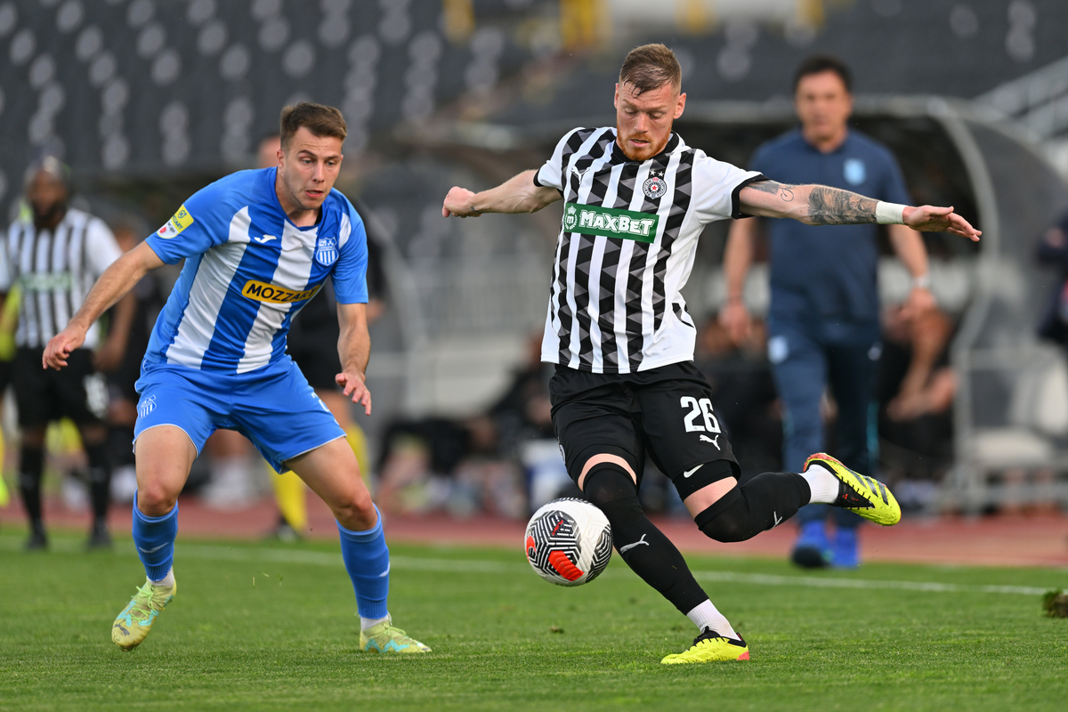ALEKSANDAR FILIPOVIC fudbaler Partizana na utakmici Superlige Prvenstva Srbije protiv STEFAN DESPOTOVSKI iz OFK Beograda na stadionu Partizana, Beograd 23.04.2025. godine Foto: Marko Metlas Fudbal, Partizan, Superliga Prvenstvo Srbije, OFK Beograd