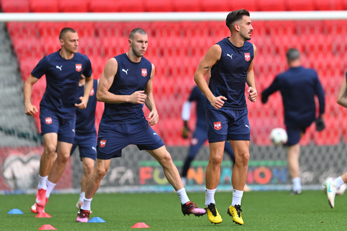 NIKOLA STULIC, STRAHINJA PAVLOVIC, NEMANJA STOJIC fudbaleri reprezentacije Srbije trening pred utakmicu kvalifikacija za FIFA Svetsko prvenstvo protiv Albanije stadion Kombetare, Tirana 06.06.2025. godine Foto: Marko Metlas Fudbal, Reprezentacija, Srbija, Albanija, Kvalifikacije za Svetsko prvenstvo