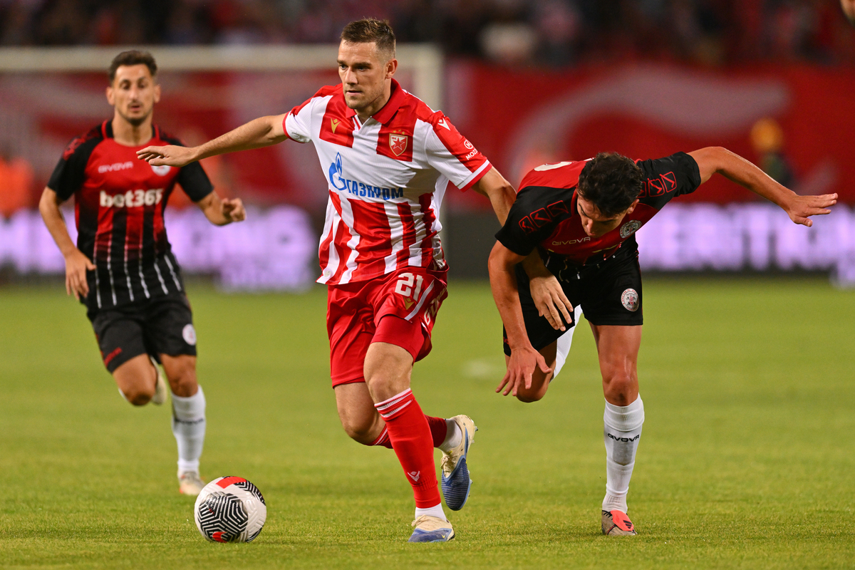 TIMI MAX ELSNIK Timi Maks Elsnik fudbaler Crvene zvezde na utakmici kvalifikacija za UEFA Ligu Sampiona protiv Linkoln Red Imps Gibraltar na stadionu Rajka Mitica, Beograd 29.07.2025. godine Foto: Marko Metlas Fudbal, Crvena zvezda, UEFA Liga Sampiona , Linkoln Red Imps Gibraltar, Kvalifikacije