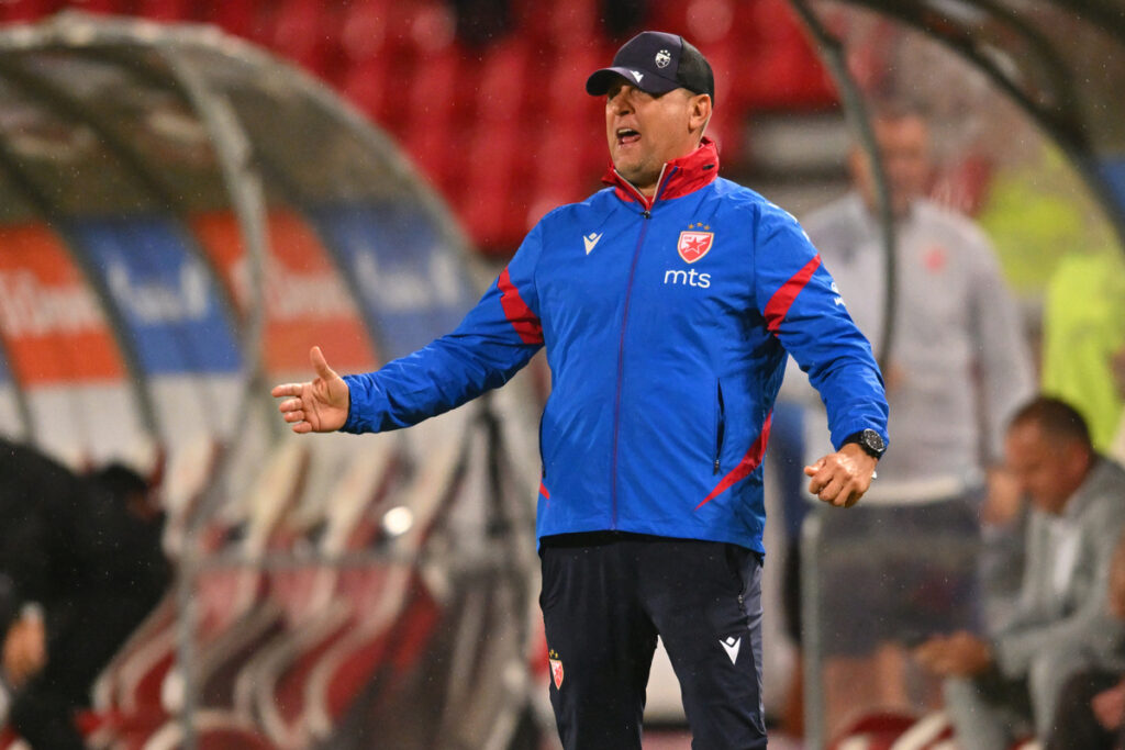 VLADAN MILOJEVIC trener fudbalera Crvene zvezde na utakmici kvalifikacija za UEFA Ligu Sampiona protiv Linkoln Red Imps Gibraltar na stadionu Rajka Mitica, Beograd 29.07.2025. godine Foto: Marko Metlas Fudbal, Crvena zvezda, UEFA Liga Sampiona , Linkoln Red Imps Gibraltar, Kvalifikacije