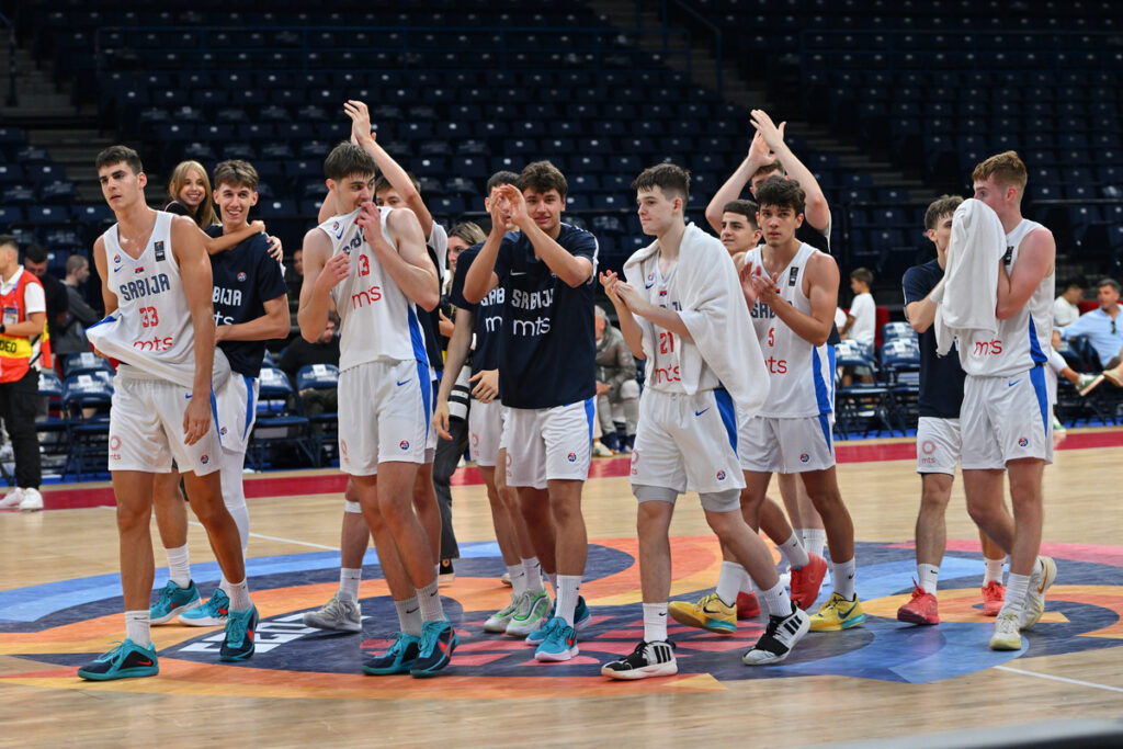 RADOST kosarkasa U18 reprezentacije Srbije na utakmici FIBA Evropskog prvenstva 2025 protiv Belgije u hali Beogradska arena, Beograd 30.07.2025. godine Foto: Marko Metlas Kosarka, Srbija U18, Evropsko prvenstvo 2025, Belgija