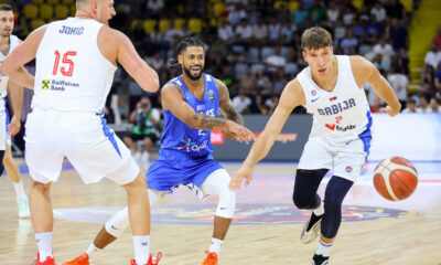 BOGDAN BOGDANOVIC kosarkas reprezentacije Srbije na prijateljskoj utakmici protiv TYLER DORSEY Tajler Dorsi iz Grcke u Spiris Kipriani Areni, Limasol 09.08.2025. godine Foto: EK / MN PRESS KOSARKA, BASKETBALL, KSS, SRBIJA, SERBIA, GRCKA, GREECE, MEDJUNARODNA PRIJATELJSKA, INTERNATIONAL FRIENDLY, ECOMMBX CUP