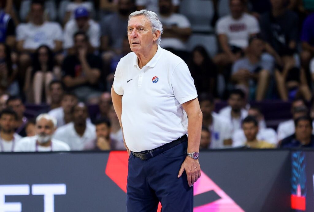 Svetislav Pešić protiv grčke na Kipru