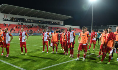Fudbaleri Vojvodine proslavljaju pobedu na prvenstvenoj utakmici protiv OFK Beograda, na stadionu SC FSS. Stara Pazova, 09.08.2025. foto: Nebojsa Parausic Fudbal, OFK Beograd, Vojvodina