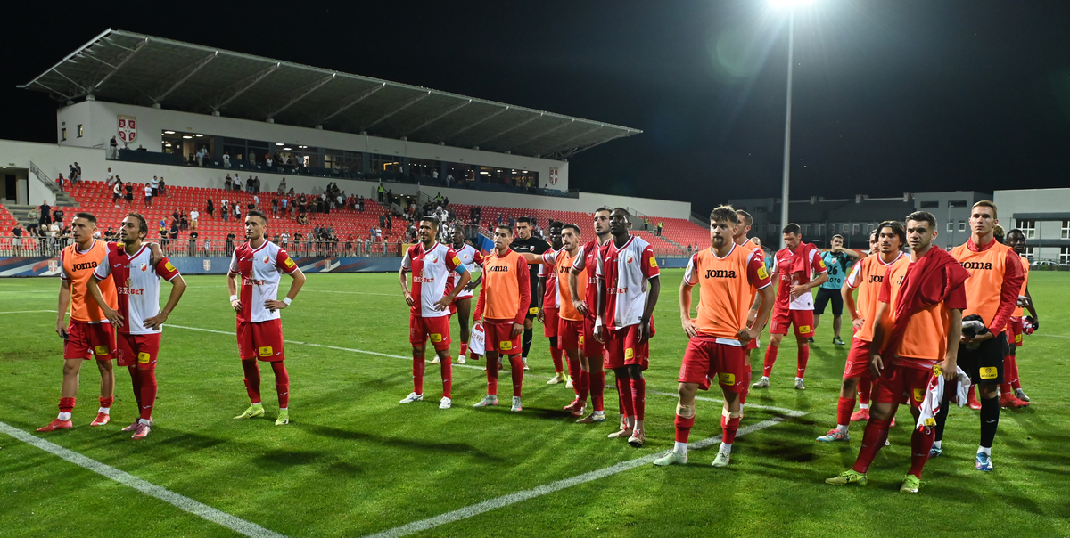 Fudbaleri Vojvodine proslavljaju pobedu na prvenstvenoj utakmici protiv OFK Beograda, na stadionu SC FSS. Stara Pazova, 09.08.2025. foto: Nebojsa Parausic Fudbal, OFK Beograd, Vojvodina