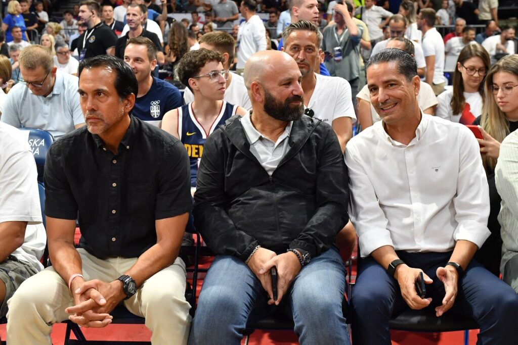 Erik Spolstra trener Majamija i Janis Sferopulos trener Zvezde na prijateljskoj utakmici Srbije protiv Slovenije u hali Beogradska arena, Beograd 21.08.2025. godine Foto: Marko Metlas Kosarka, Srbija, Slovenija, Prijateljska utakmica