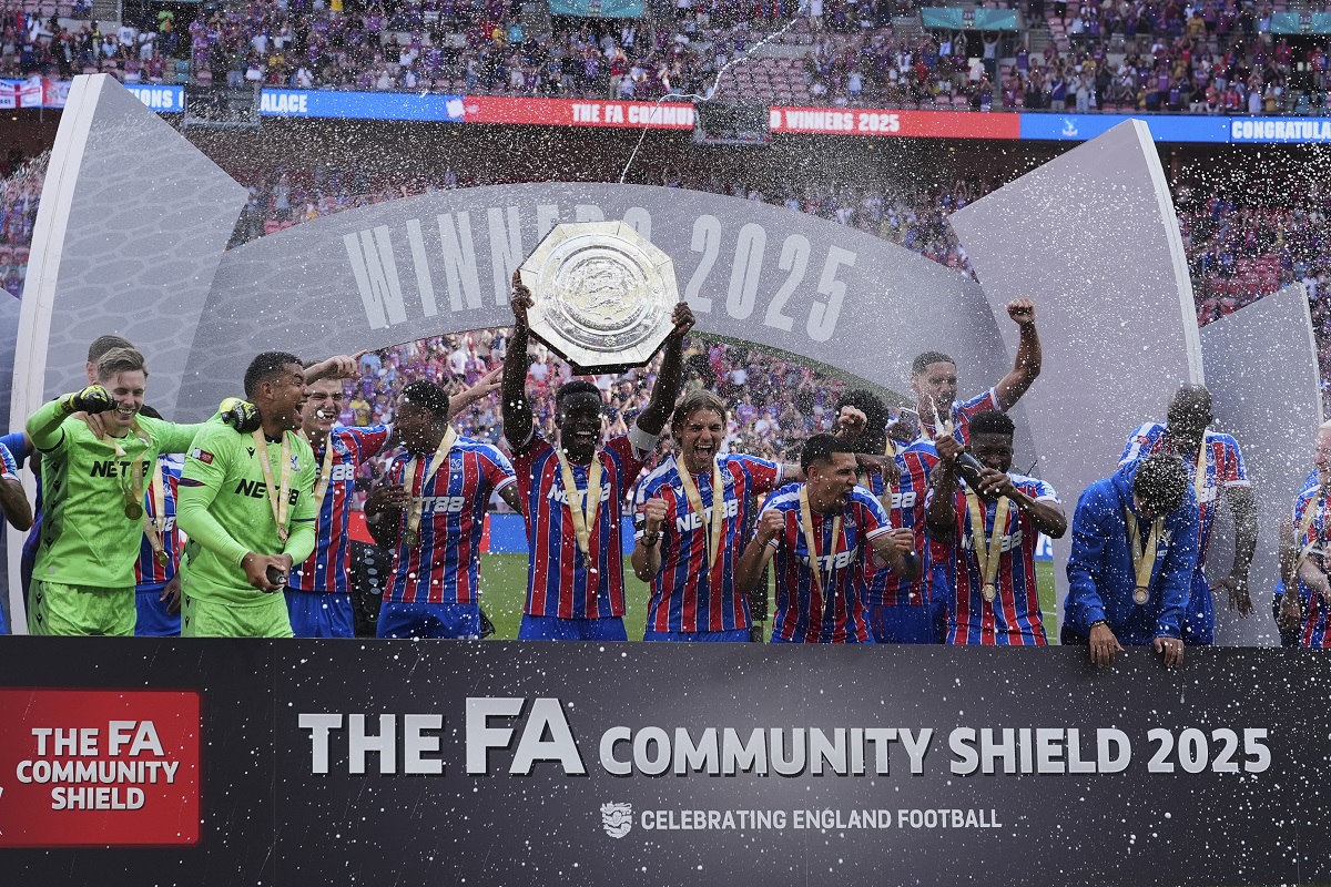 Crystal Palace players celebrate after winning the FA Community Shield final soccer match between Liverpool and Crystal Palace at Wembley Stadium in London,Sunday, Aug. 10, 2025. (AP Photo/Dave Shopland)